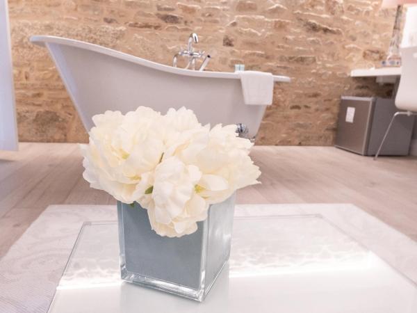 Hotel Montes : photo 10 de la chambre suite junior