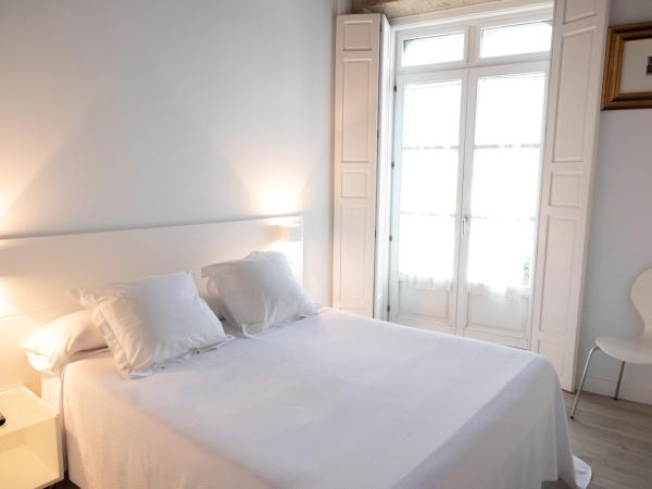 Hotel Montes : photo 1 de la chambre suite junior avec balcon