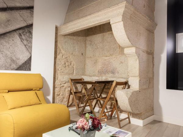 Hotel Montes : photo 9 de la chambre suite junior avec balcon