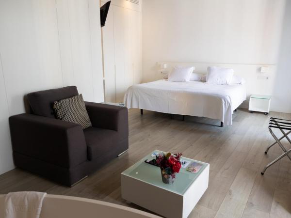 Hotel Montes : photo 1 de la chambre suite junior deluxe