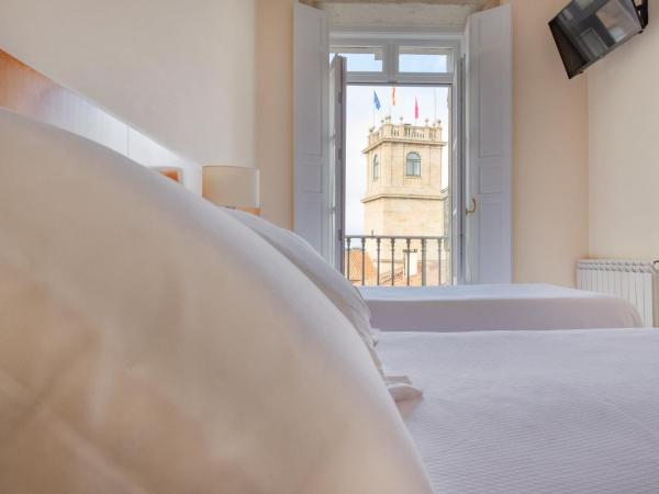 Hotel Montes : photo 6 de la chambre chambre triple