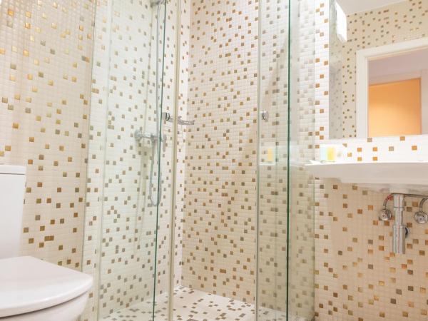 Hotel Montes : photo 2 de la chambre chambre lits jumeaux