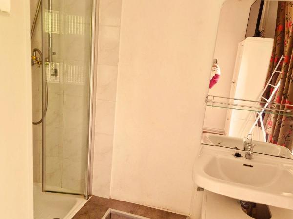 B&B La Source de la Géronstère : photo 3 de la chambre chambre double avec salle de bains privative