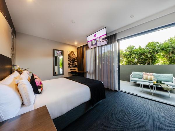 Sage Hotel James Street : photo 2 de la chambre chambre lit queen-size supérieure avec balcon