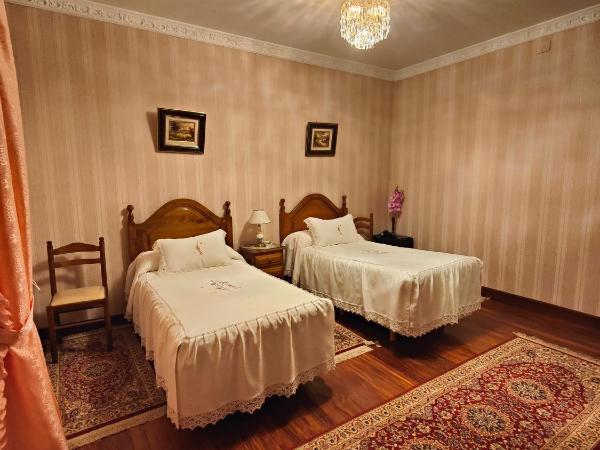 Pension Lorea : photo 1 de la chambre chambre lits jumeaux Économique (intérieur)