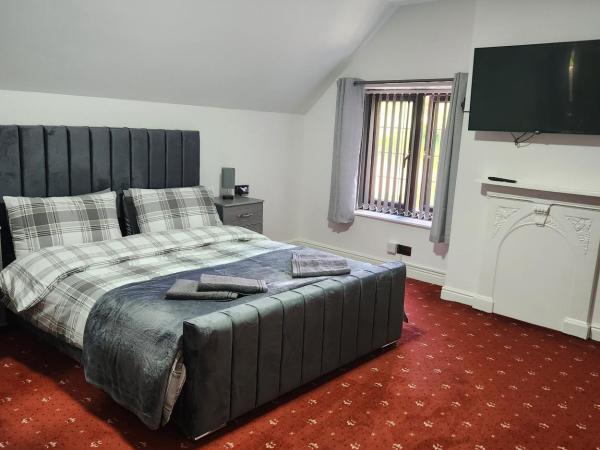 Rainsough Cottage Guest House - Sleeps upto 8 with ensuite - Free Parking & WiFi : photo 1 de la chambre chambre lit king-size deluxe