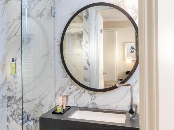 Hôtel Du Bois Champs-Elysées : photo 2 de la chambre chambre supérieure avec baignoire