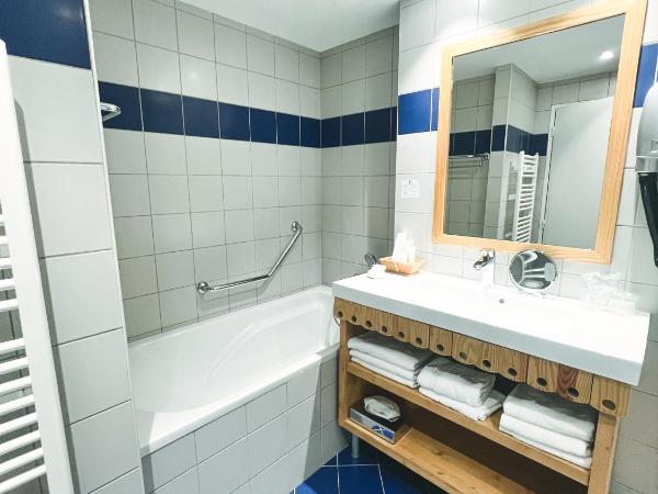 Hôtel Le Bois Joli : photo 10 de la chambre chambre triple supérieure