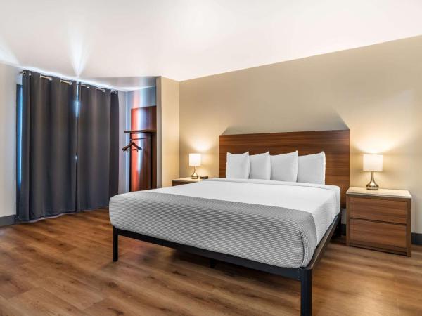 La Luna Inn, Ascend Hotel Collection : photo 2 de la chambre large king room - disability access/non smoking
