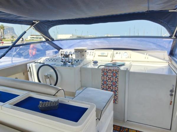 Desirè charming house boat : photo 7 de la chambre bateau 2 cabines