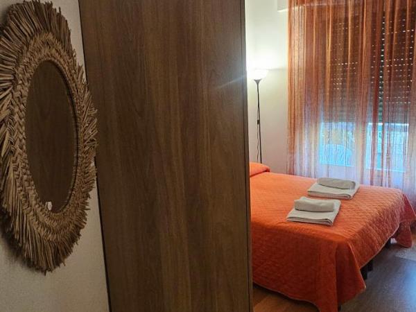 ZEUS Rooms Superior : photo 8 de la chambre chambre double ou lits jumeaux avec salle de bains commune