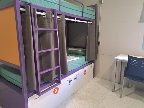 Scout Madrid Hostel : photo 2 de la chambre lit dans dortoir mixte de 8 lits avec salle de bains commune