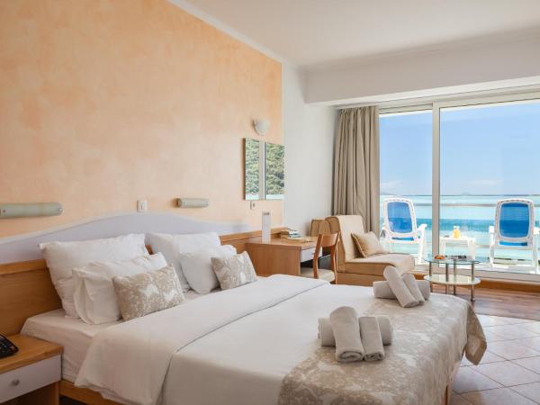 Hotel Mimosa Lido Palace - Maslinica Hotels & Resorts : photo 8 de la chambre chambre double avec balcon - vue sur mer