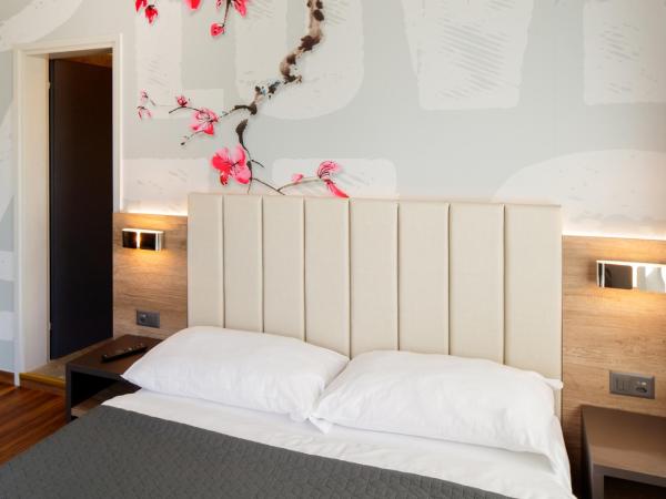 Albergo Mirador Ascona : photo 10 de la chambre chambre double deluxe avec balcon