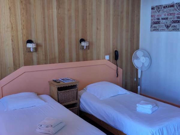 Hotel Le Colibri : photo 3 de la chambre chambre lits jumeaux
