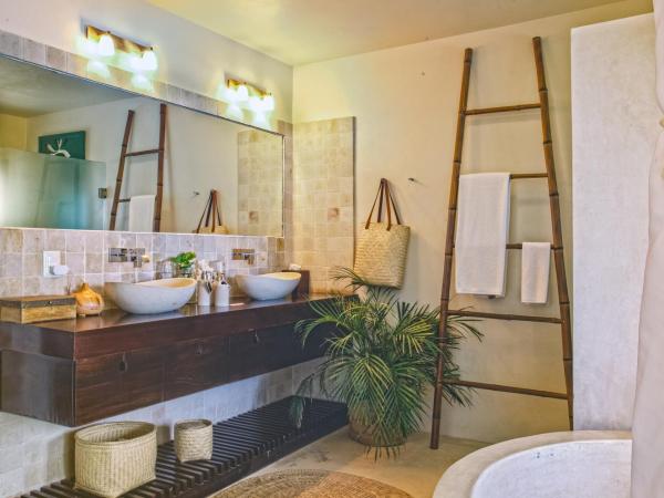 Mezzanine Boutique Hotel-Adults Only : photo 2 de la chambre suite master