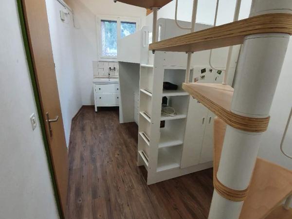 Interlaken saberana studio 11 : photo 7 de la chambre chambre quadruple avec salle de bains privative séparée