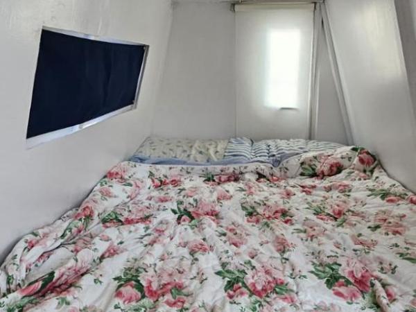 HouseBoat Serenity : photo 2 de la chambre mobile home