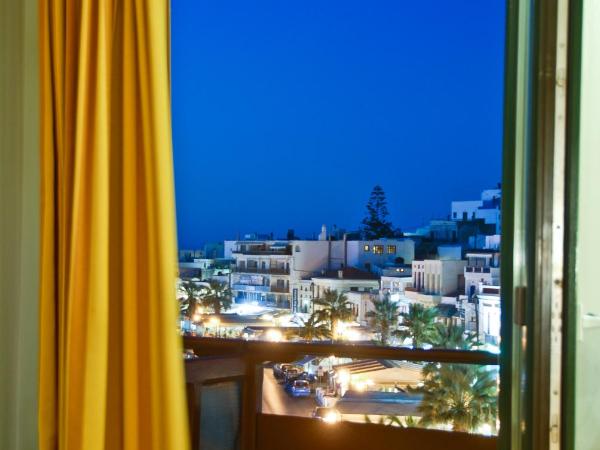 Hotel Coronis : photo 3 de la chambre chambre lits jumeaux avec vue sur ville