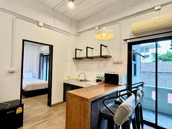 The51Hometel : photo 5 de la chambre suite familiale