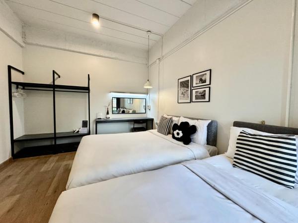 The51Hometel : photo 5 de la chambre chambre triple exécutive