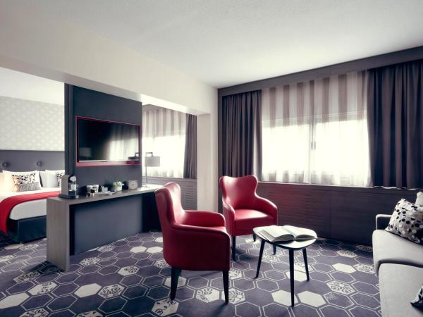Mercure Orange Centre A7/A9 : photo 3 de la chambre suite avec 1 lit double et 1 canapé-lit