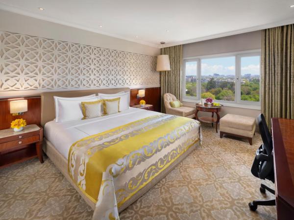 Taj Palace, New Delhi : photo 3 de la chambre deluxe room king bed diplomatic enclave view