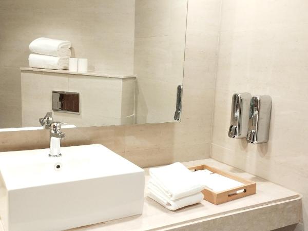 Alivaa Hotel Gurugram Sohna Road City Center : photo 5 de la chambre chambre supérieure lit queen-size