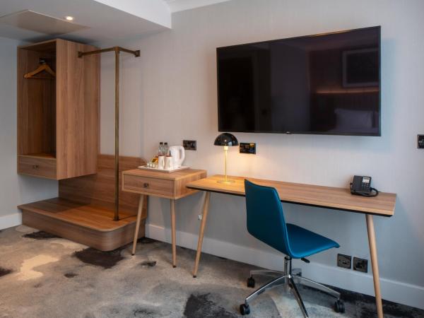 London Chigwell Prince Regent Hotel, BW Signature Collection : photo 3 de la chambre chambre familiale supérieure - non-fumeurs