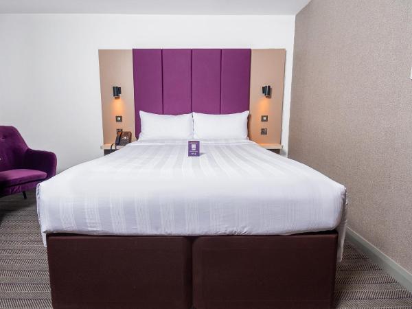 Premier Inn Dubai International Airport : photo 4 de la chambre new style double room -non smoking- free dxb airport shuttle every 30min to t1&3
