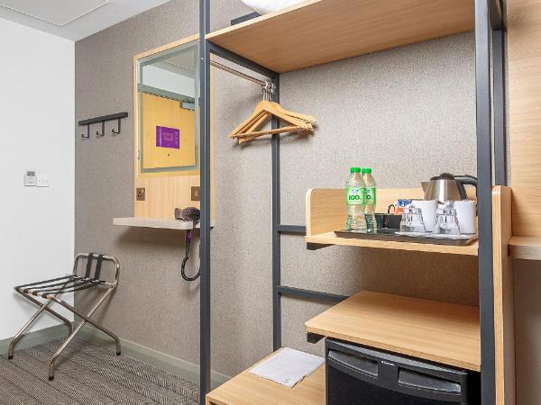 Premier Inn Dubai International Airport : photo 8 de la chambre new style double room -non smoking- free dxb airport shuttle every 30min to t1&3