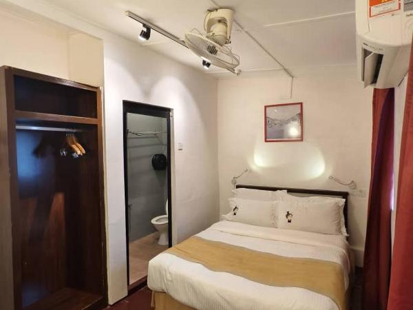 Red Inn Court : photo 1 de la chambre chambre double supérieure avec salle de bains privative