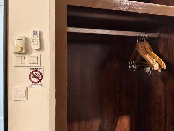 Red Inn Court : photo 5 de la chambre chambre double supérieure avec salle de bains privative