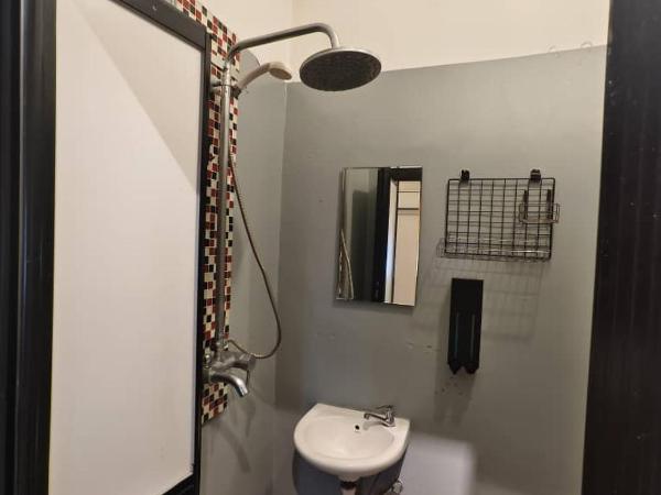 Red Inn Court : photo 9 de la chambre chambre double supérieure avec salle de bains privative