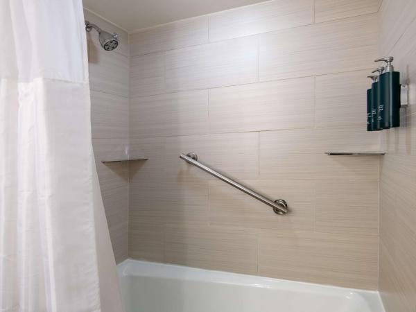 DoubleTree by Hilton Washington DC - Crystal City : photo 3 de la chambre chambre double avec 2 lits doubles - vue sur ville