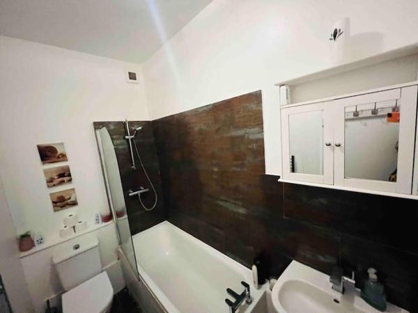 St Pancras Private Rooms : photo 8 de la chambre chambre double standard avec salle de bains commune