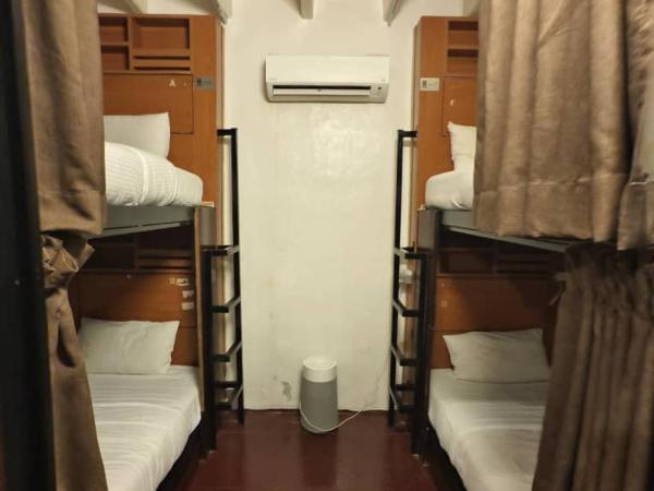 Red Inn Court : photo 8 de la chambre dortoir pour femmes 4 lits