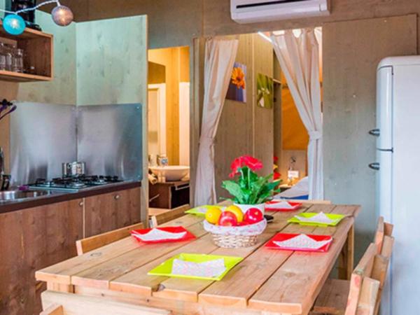 Eurocamp Tents at Campsite Val Saline : photo 9 de la chambre tente