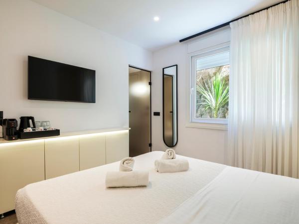 Yalos Hotel Sunset view Mykonos town private rooms : photo 7 de la chambre chambre triple Économique