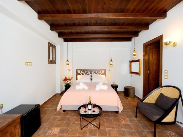 Elaia-Fos : photo 3 de la chambre suite deluxe avec lit king-size