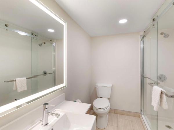 Best Western Plus Atlanta Airport East : photo 4 de la chambre chambre lit king-size deluxe - non-fumeurs 