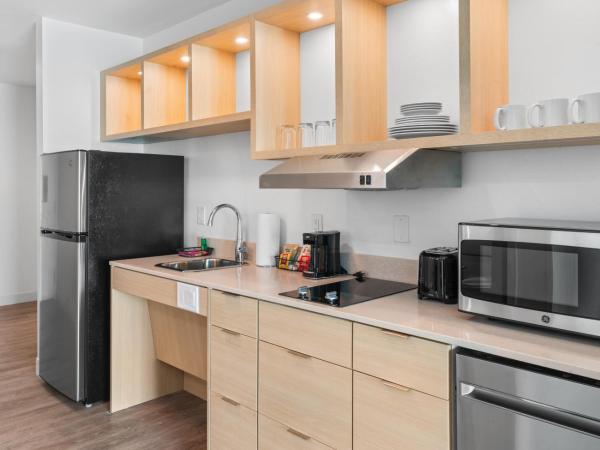 TownePlace Suites Jacksonville Airport : photo 7 de la chambre studio lit queen-size