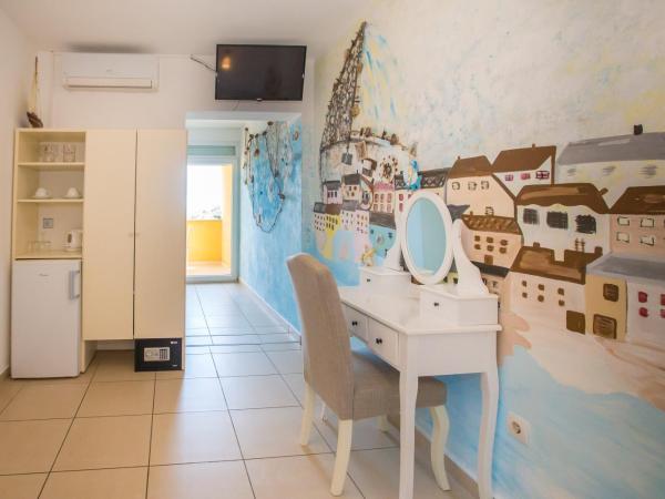 Villa Monsena : photo 2 de la chambre petite chambre double