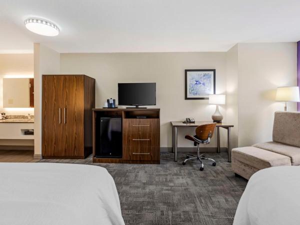 Best Western Plus Gen X Inn : photo 3 de la chambre chambre 2 lits queen-size - non-fumeurs