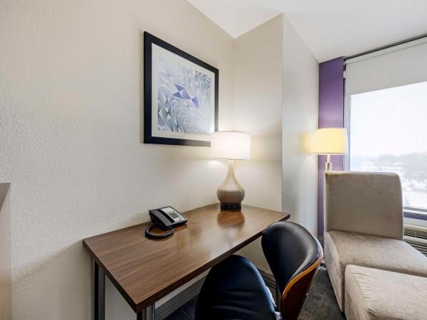 Best Western Plus Gen X Inn : photo 4 de la chambre chambre 2 lits queen-size - non-fumeurs