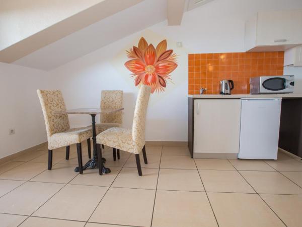 Villa Monsena : photo 3 de la chambre chambre quadruple - vue sur mer