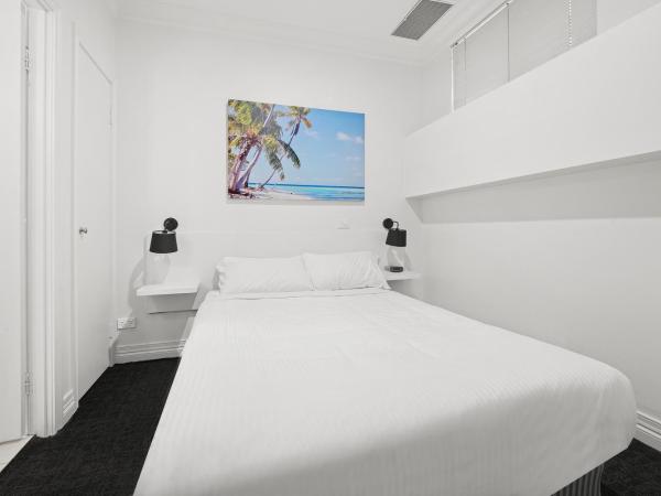 Comfort Hotel Melbourne Central : photo 3 de la chambre appartement 2 chambres de luxe