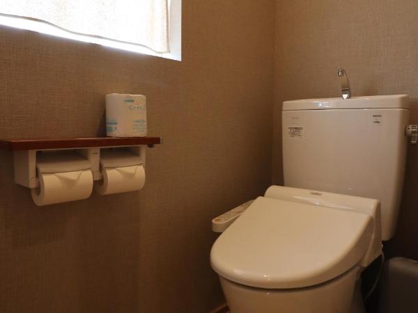 Ryokan Miyoshi : photo 6 de la chambre queen room with tatami floor with restroom
