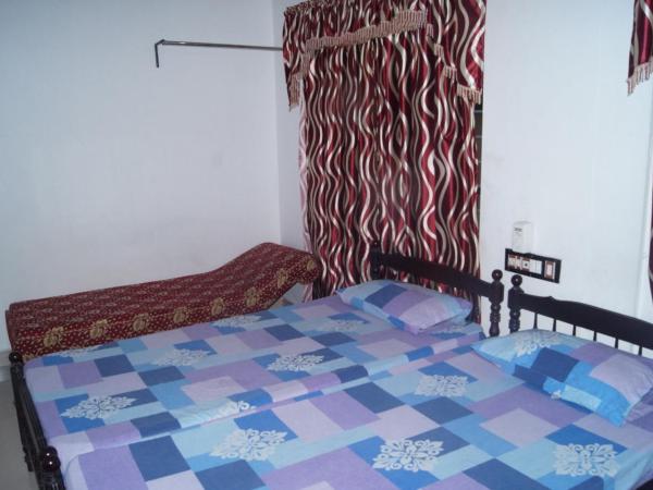 Prems Homestay : photo 6 de la chambre chambre double deluxe avec balcon