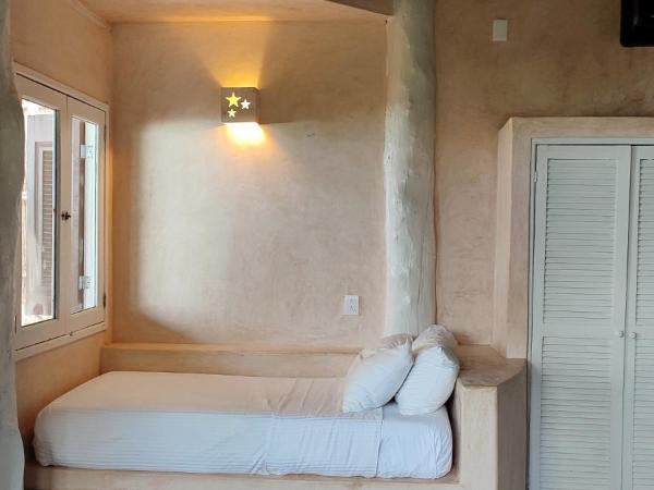 Villa Las Estrellas Tulum - located at the party zone : photo 7 de la chambre suite master face à l'océan